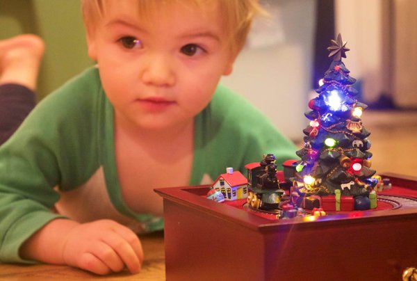 Peut-on offrir une boîte à musique comme cadeau de baptême ?