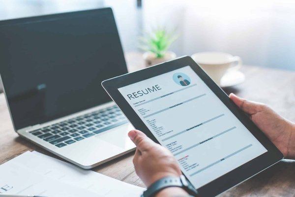 Créer votre CV en ligne : Une alternative avantageuse