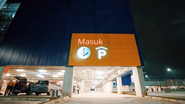 Qui reprend de la vaisselle ?